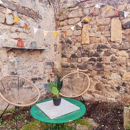 Maison Charmante A Avec Jardin Et Patio Fleuri Mauzun