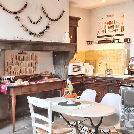 Maison Charmante A Avec Jardin Et Patio Fleuri Mauzun