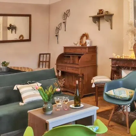 Prázdninový dům Maison Charmante A Avec Jardin Et Patio Fleuri