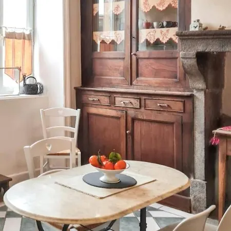 Prázdninový dům Maison Charmante A Avec Jardin Et Patio Fleuri *
