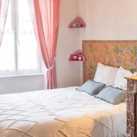 Maison Charmante A Avec Jardin Et Patio Fleuri Mauzun