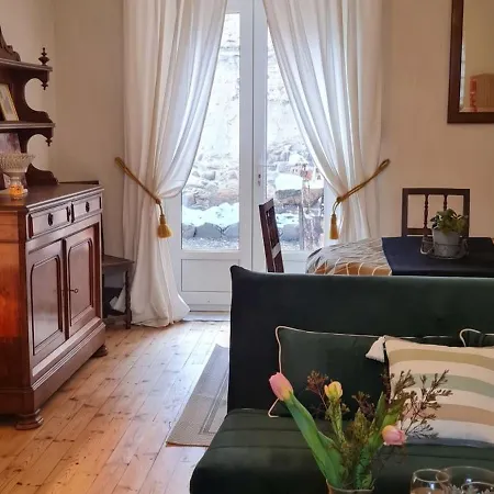 Maison Charmante A Avec Jardin Et Patio Fleuri Holiday home *