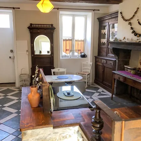 Maison Charmante A Avec Jardin Et Patio Fleuri