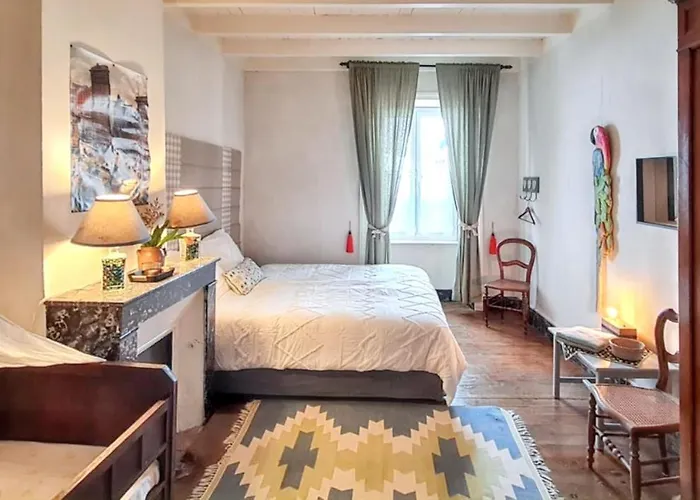 Maison Charmante A Avec Jardin Et Patio Fleuri Mauzun