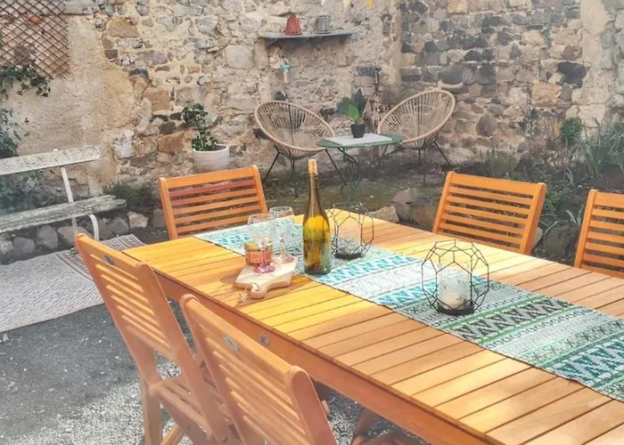 Maison Charmante A Avec Jardin Et Patio Fleuri *