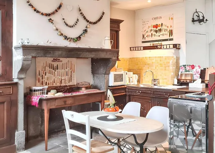 Maison Charmante A Avec Jardin Et Patio Fleuri Mauzun